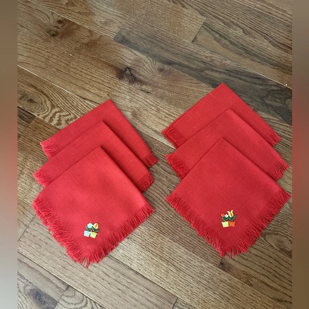 Red Fringed Napkins with Gift Embroidery